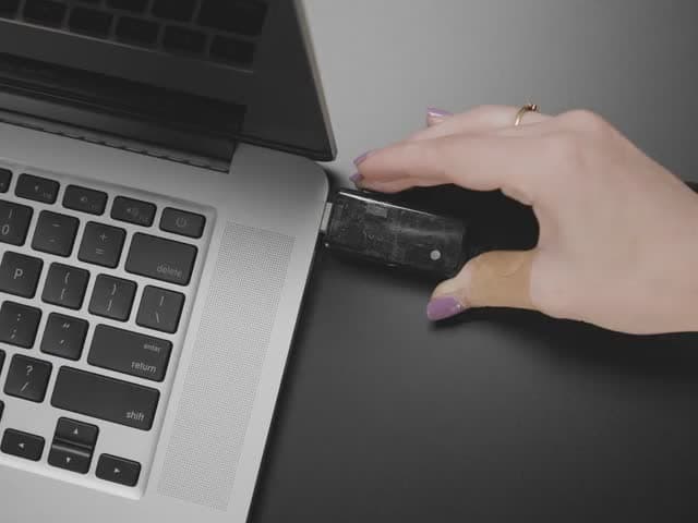 USB to 5.5mm/2.1mm DC Booster Cable - 9V or 12V Output